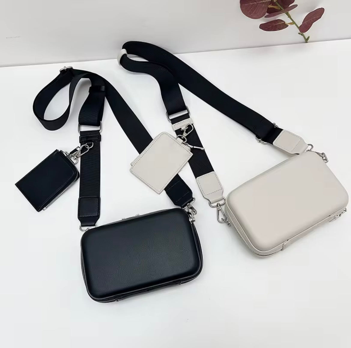 Sac Bandoulière Minimaliste avec Pochette Assortie