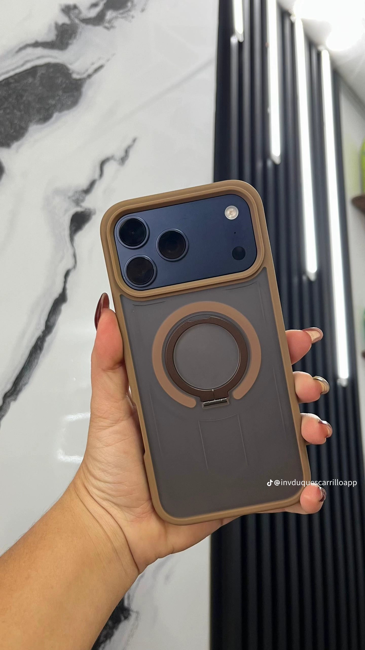 Coque Silicone Souple iPhone 17 Pro Max – Protection Anti-Choc Transparent avec MagSafe