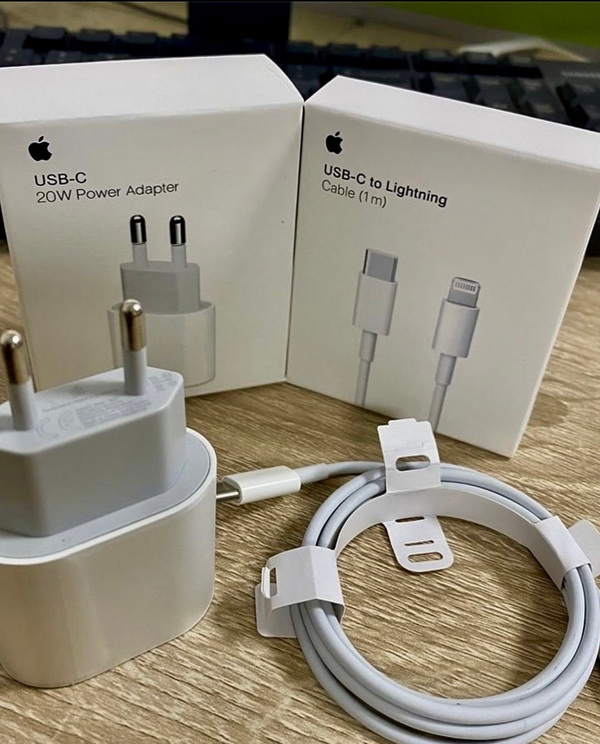 Chargeur Rapide USB-C 20W pour iPhone – Compatible iPhone 16 / 15 / 14 / 13 / 12 – Recharge Sécurisée et Ultra Rapide