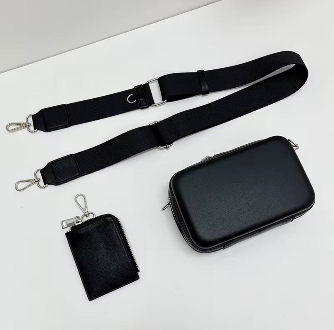 Sac Bandoulière Minimaliste avec Pochette Assortie